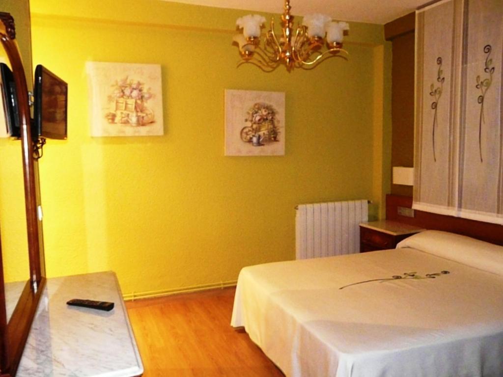 Apartamento Turistico Guara Casa Castro Μπαρμπάστρο Δωμάτιο φωτογραφία